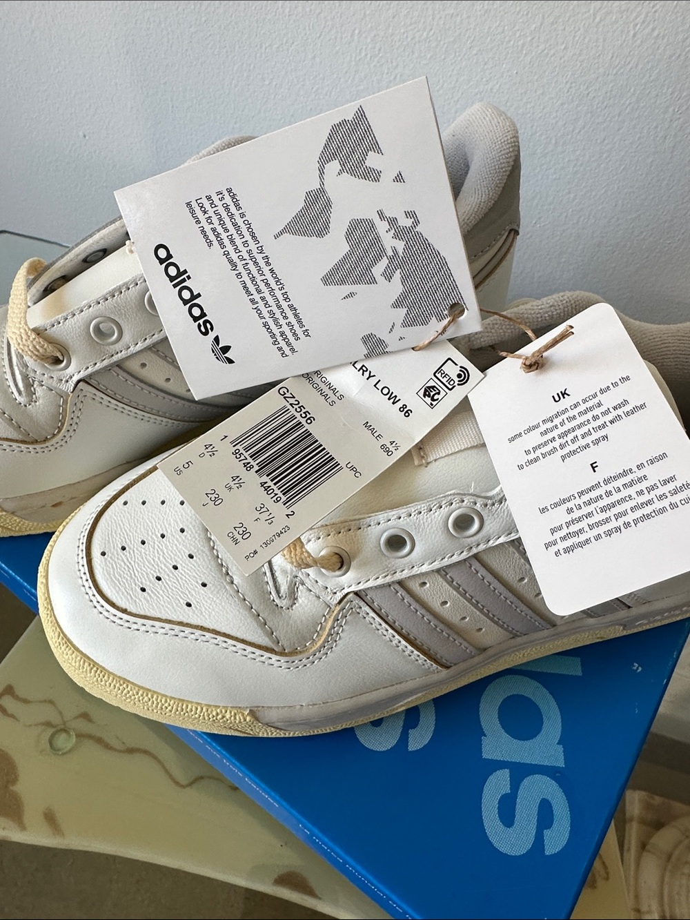 adidas Cream and Beige Low-Top Sneakers - Picture 2 of 7